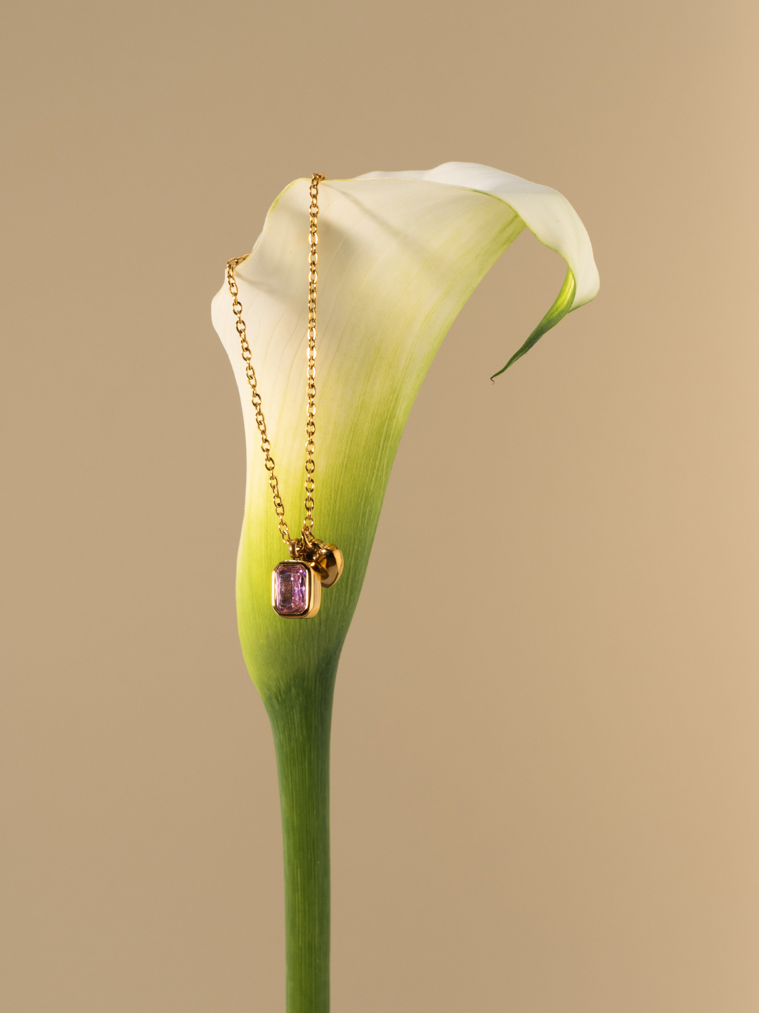 Mila Pendant - Gold
